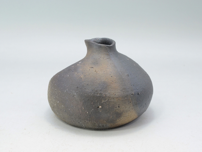 備前焼、花入、陶弘作時代物 24111]平花入（細川敬弘）｜備前焼わかくさ